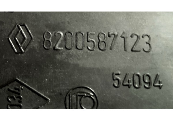 Корпус блока запобіжників, нижня частина Renault Clio3, 8200587123